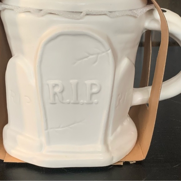 Spooky Season Ghosts on Tombstone 16oz Topper Mug - Picture 2 of 8